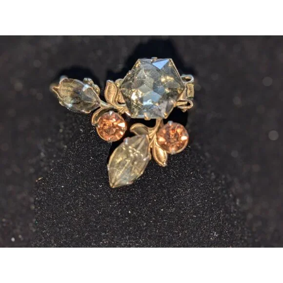 Vintage 1950s Rhinestone Floral Clip-On Earrings - Picture 4 of 6